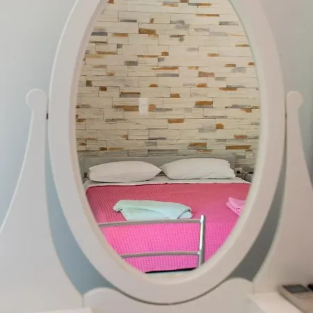 Apartment Holiday Rooms Otziás