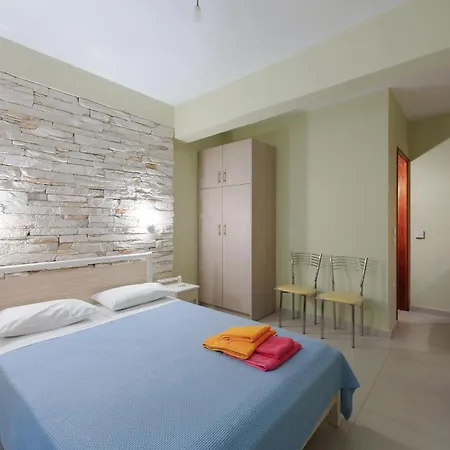 Holiday Rooms