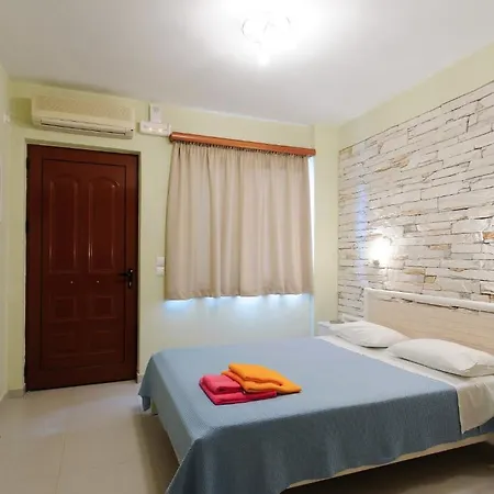 Holiday Rooms Apartment