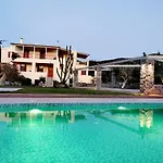 Holiday Rooms Апартаменты *